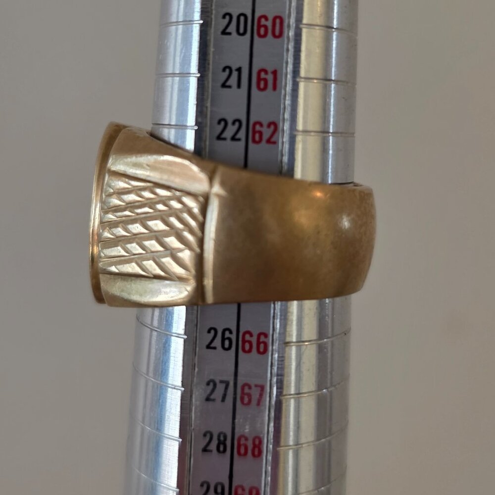 Antique Vintage Signet Men's Ring in Brass Engraved Crest SZ 10.5-10.75 18.7 gm - Picture 10 of 12
